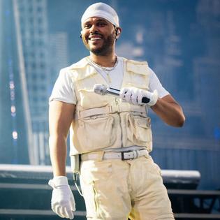 Bang Showbiz / The Weeknd is said to be in talks for a mega deal that would see him land $1 billion for his music catalogue