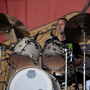 Bang Showbiz / Josh Freese never 'resonated' with the music of the Foo Fighters