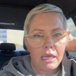 Bang Showbiz / Nicole Eggert has urged her fans to love their bodies