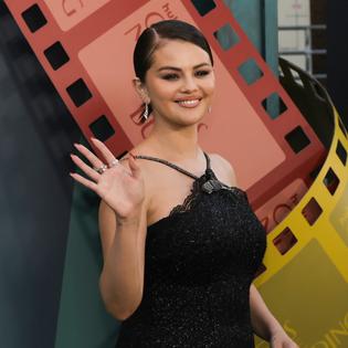 Bang Showbiz / Selena Gomez releasing vinyl edition of Revival
