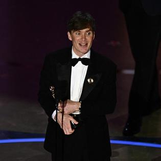 Bang Showbiz / Cillian Murphy doesn't want lighter roles