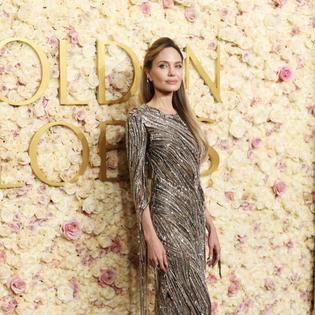 Bang Showbiz / Angelina Jolie cried as she spoke about her mother's cancer battle