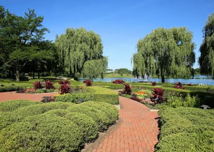 Jillian Cain Photography // Shutterstock