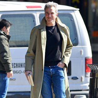 Bang Showbiz / Daniel Day-Lewis retired from acting after feeling 'hollowed out'