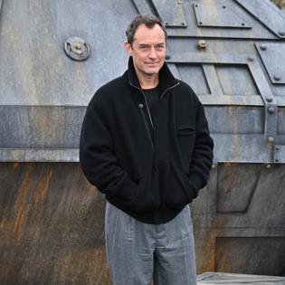 Bang Showbiz / Jude Law has discussed his approach to acting