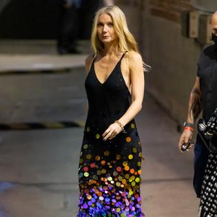 Bang Showbiz / Gwyneth Paltrow has opened up about the death of her father