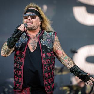 Bang Showbiz / Vince Neil suffered a stroke