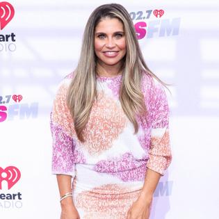 Bang Showbiz / Danielle Fishel is competing on the hit TV show