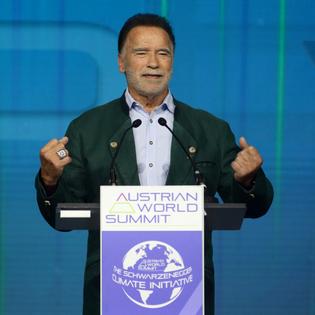 Bang Showbiz / Arnold Schwarzenegger fears for US democracy