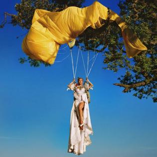 Bang Showbiz / Doja Cat has responded to the' harsh criticism' of her forthcoming album Vie's cover.