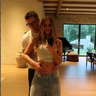 Bang Showbiz / Bobby Bones and Caitlin Parker are expecting their first child