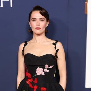Bang Showbiz / Zoey Deutch is engaged to Jimmy Tatro