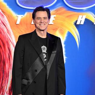 Bang Showbiz / Jim Carrey will be honoured next year