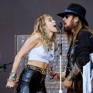 Bang Showbiz / Miley Cyrus has revealed her dad's emotional reaction to Secrets