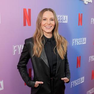 Bang Showbiz / Kristen Bell enjoys family time outside of Los Angeles.