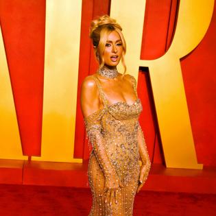 Bang Showbiz / Paris Hilton is always busy