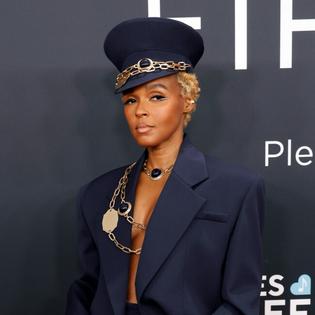 Bang Showbiz / Janelle Monáe claims she experienced time travel