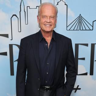 Bang Showbiz / Kelsey Grammer is now a father of eight