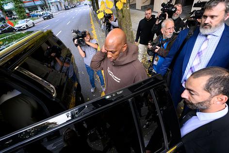 PORTLAND, OREGON - OCTOBER 23: Portland Trailblazers head coach Chauncey Billups exits the Mark O. Hatfield United States Courthouse after his arraignment on October 23, 2025 in Portland, Oregon. Billups, the 2004 NBA Finals MVP, was charged for his alleged participation in a scheme that involved rigging illegal poker games. (Photo by Mathieu Lewis-Rolland/Getty Images)