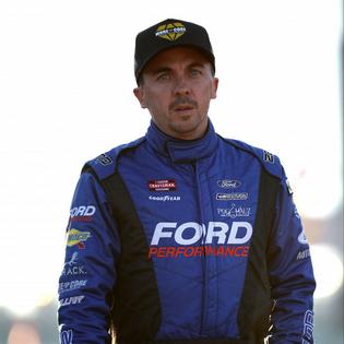 Bang Showbiz / Frankie Muniz regrets falling out with Hilary Duff