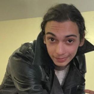 Bang Showbiz / Five people have been arrested in connection with the death of Leandro De Niro Rodriguez, the 19-year-old grandson of actor Robert De Niro who died of a suspected drug overdose in New York City two years ago