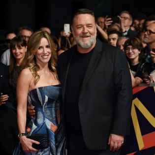 Bang Showbiz / Russell Crowe has no plans to get married again despite his 'joyous' life with his much younger girlfriend
