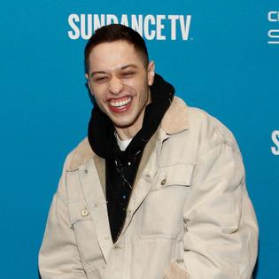 Bang Showbiz / Pete Davidson is open to returning to Saturday Night Live