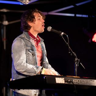 Bang Showbiz / Scouting for Girls frontman Roy Stride