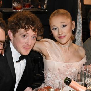 Bang Showbiz / Ethan Slater and Ariana Grande are still going strong