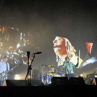 Bang Showbiz / The Stone Roses have paid tribute to Mani