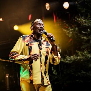 Bang Showbiz / Jimmy Cliff has passed away after suffering a seizure and pneumonia