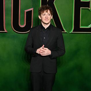 Bang Showbiz / Ethan Slater admits he fears being 'misunderstood'