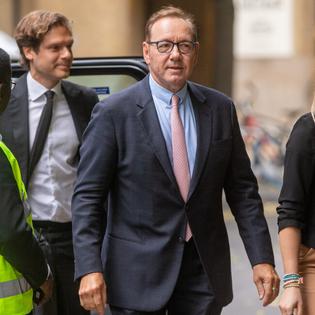 Bang Showbiz / Kevin Spacey faces civil court claims