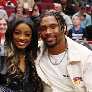 Bang Showbiz / Simone Biles knew she wanted to marry Jonathan Owens after first date