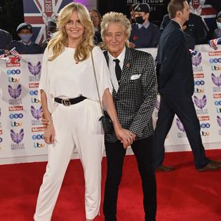 Bang Showbiz / Penny Lancaster is grateful for her marriage to Sir Rod Stewart
