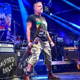 Bang Showbiz / Peter Hook will perform a special show next year