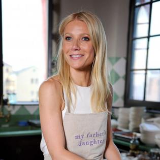 Bang Showbiz / Gwyneth Paltrow loves to cook at Christmas but her husband hates the holidays