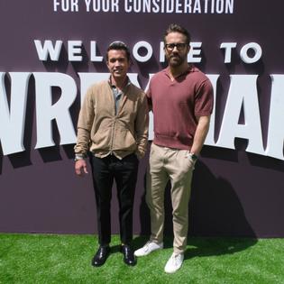 Bang Showbiz / Ryan Reynolds and Rob McElhenney have sold part of Wrexham to a US group