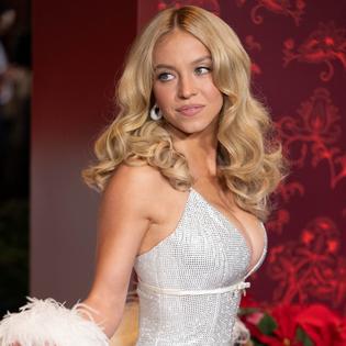 Bang Showbiz / Sydney Sweeney stars in the new sports drama movie.