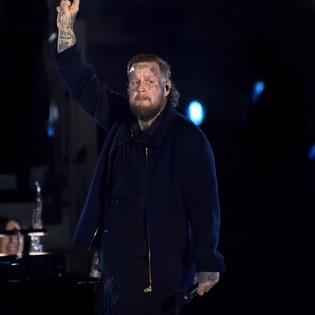 Bang Showbiz / Jelly Roll has lost nearly 200 lbs.