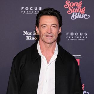 Bang Showbiz / Hugh Jackman wet himself on stage.