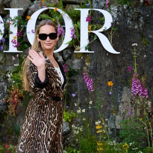 Bang Showbiz / Jennifer Lawrence hallucinated following a medication mix-up