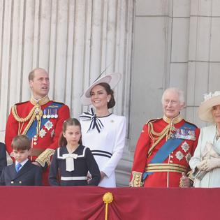 Bang Showbiz / The royals often give heirloom jewellery for Christmas