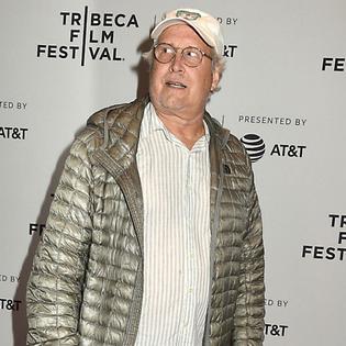 Bang Showbiz / Chevy Chase 'back from the dead' after heart failure