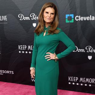 Bang Showbiz / Maria Shriver 'cannot make sense' of cousin Tatiana Schlossberg's death