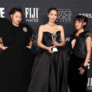 Bang Showbiz / KPop Demon Hunters' Golden start to 2026 with double win at Critics Choice Awards