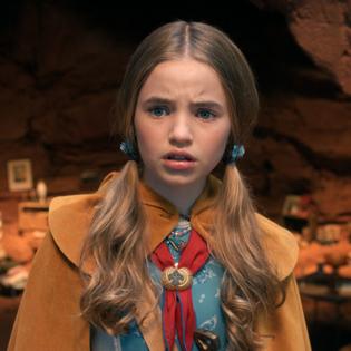 Bang Showbiz / Nell Fisher as Holly Wheeler in Stranger Things