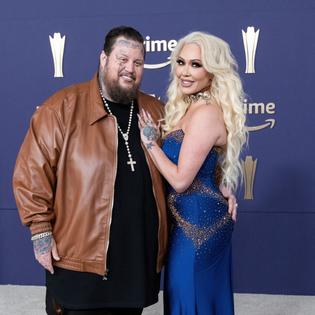 Bang Showbiz / Bunnie Xo and Jelly Roll are determined to 'bring smiles to anybody's faces'