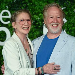 Bang Showbiz / Melissa Gilbert supports Timothy Busfield