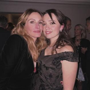 Bang Showbiz / Aimee Lou Wood's Julia Roberts meeting' surpassed her dreams'.